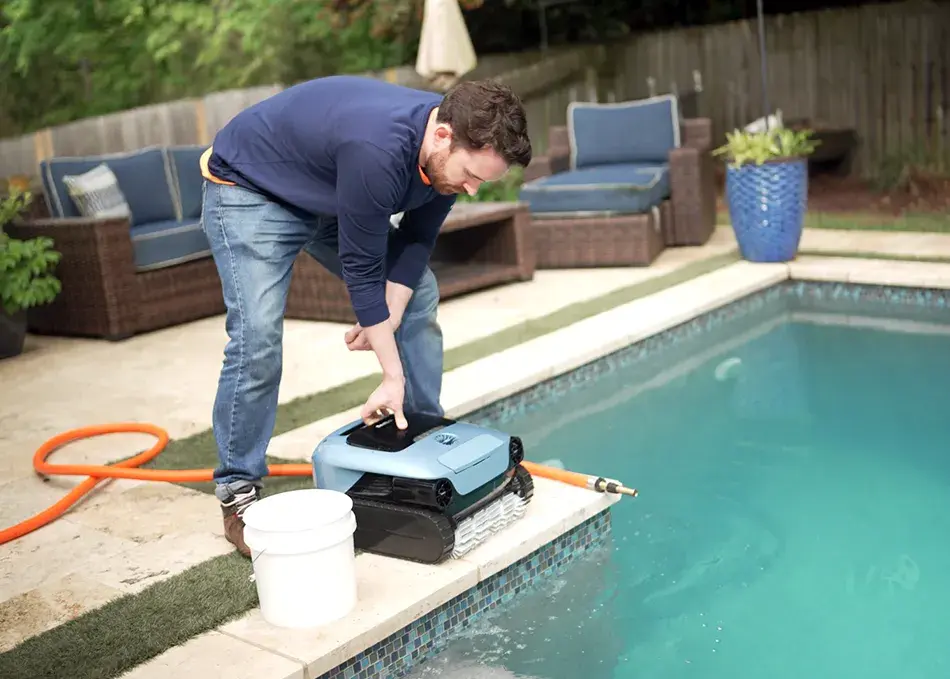 Professional Cleaning Routines That Preserve Safe Swimming Pool Environments Year-Round